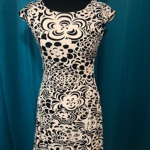 EBZA black & white travel dress🌺